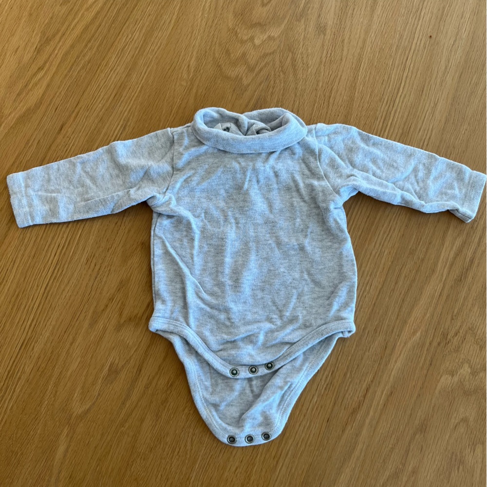 MORI turtle neck bodysuit grey